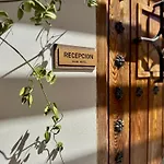 Itour & Coffee Hotel
