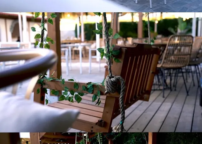 Itour & Coffee Szálloda *