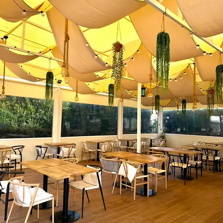 Itour & Coffee Hotel