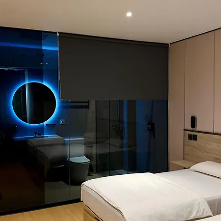 Itour & Coffee Hotel